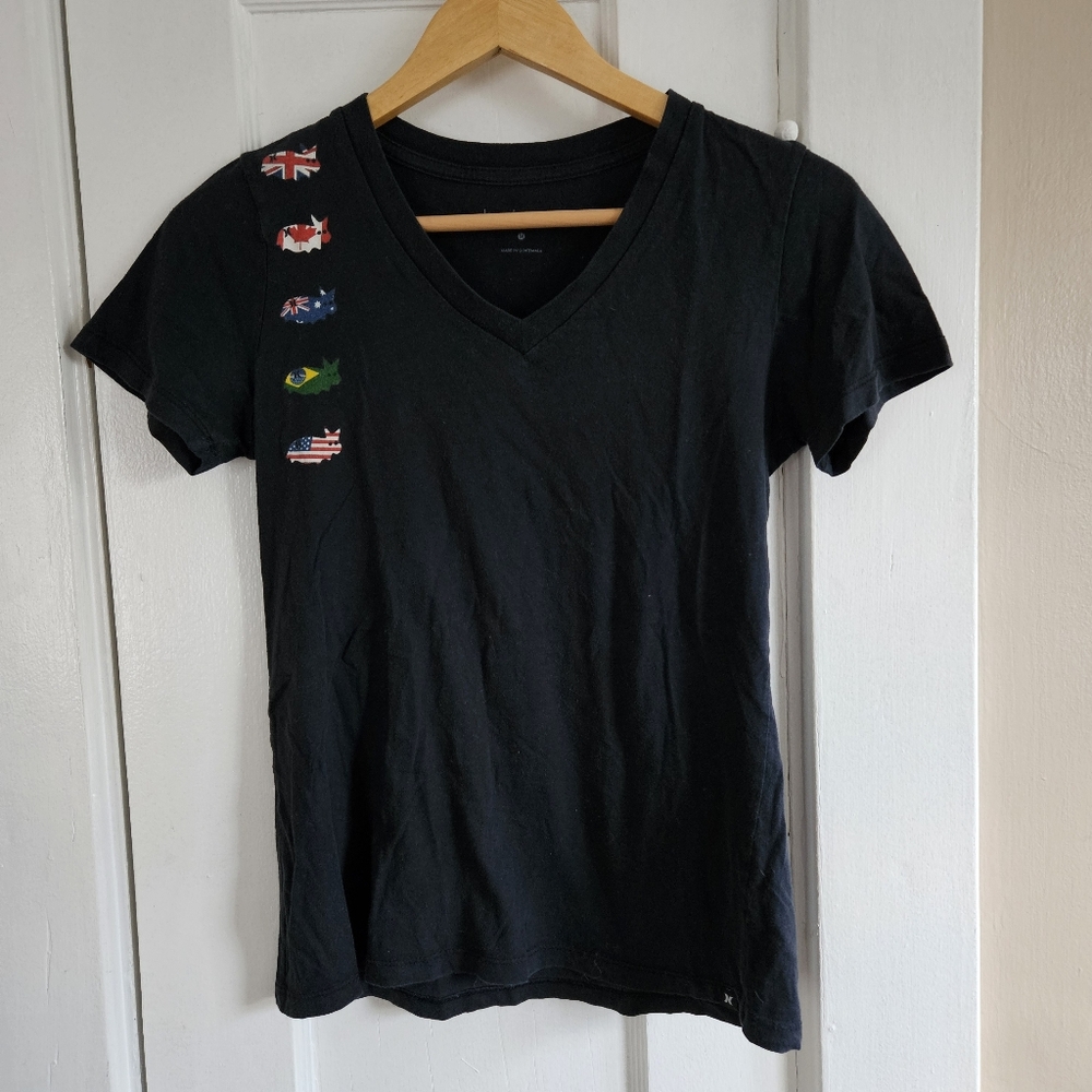 Hurley Dark Navy V-Neck T-Shirt. Size Medium
